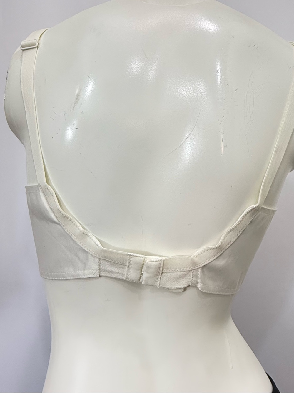 Secrets In Lace Fine Lingerie Since 1984 36DD Ivory - Picture 8 of 16